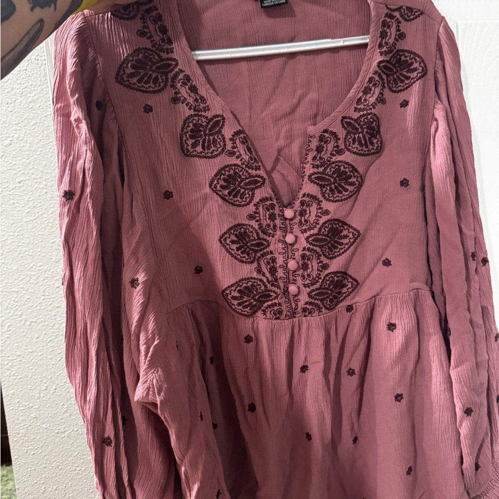 City Chic Mauve Top with Black Detailing